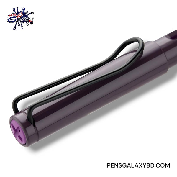 LAMY Safari Fountain Pen - Violet Blackberry (special edition) - Cap closeup image