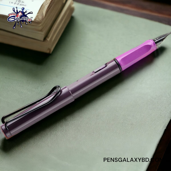 LAMY Safari Fountain Pen - Violet Blackberry (special edition) - On a green desk
