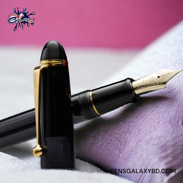 Pilot Custom 823 Fountain Pen in Smoke - On a pillow image