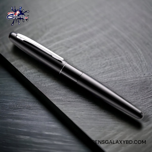 Pilot Metropolitan Fountain Pen - Plain Black - On a black desk image