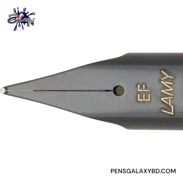 LAMY Safari Fountain Pen - Violet Blackberry (special edition) - Nib closeup image
