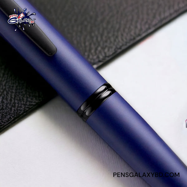 Pilot Vanishing Point Fountain Pen - Matte Blue - Body close-up image